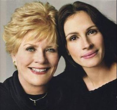 Betty Lou Bredemus with her daughter Julia Roberts